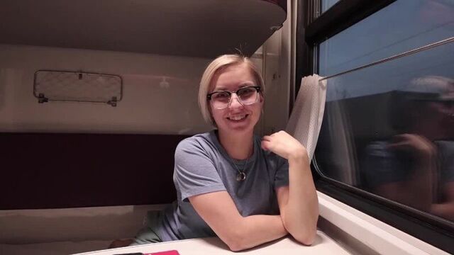 секс в поезде с незнакомкой порно ебля в поезде минет куни секс sex porno инцест братик сестра